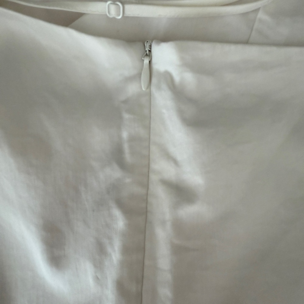 Elizabeth and James White Sleeveless White Smocked Back Camisole Blouse - Picture 8 of 9